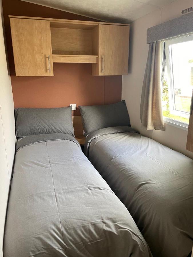 Holiday home At Parkdean Cherry Tree 627 *